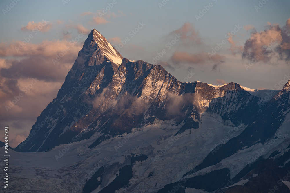 Naklejka premium Finsteraarhorn