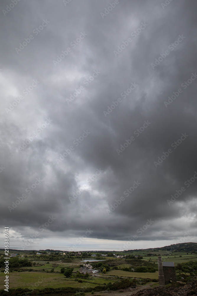 Gewitterwolken über Wales
