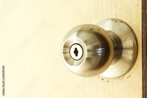 door knob lock handle home security close