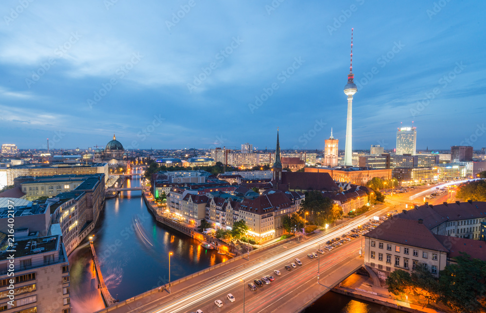 Fototapeta premium Fernsehturm (TV Tower) Berlin, Germany