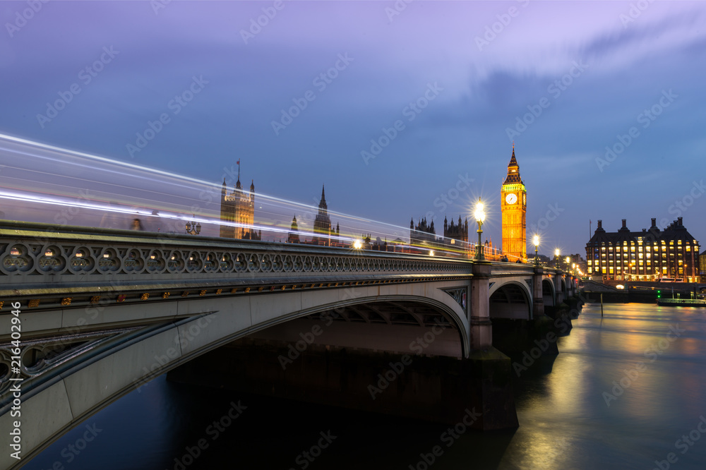 Obraz premium London, United Kingdom, Parliament Bridge at Dusk