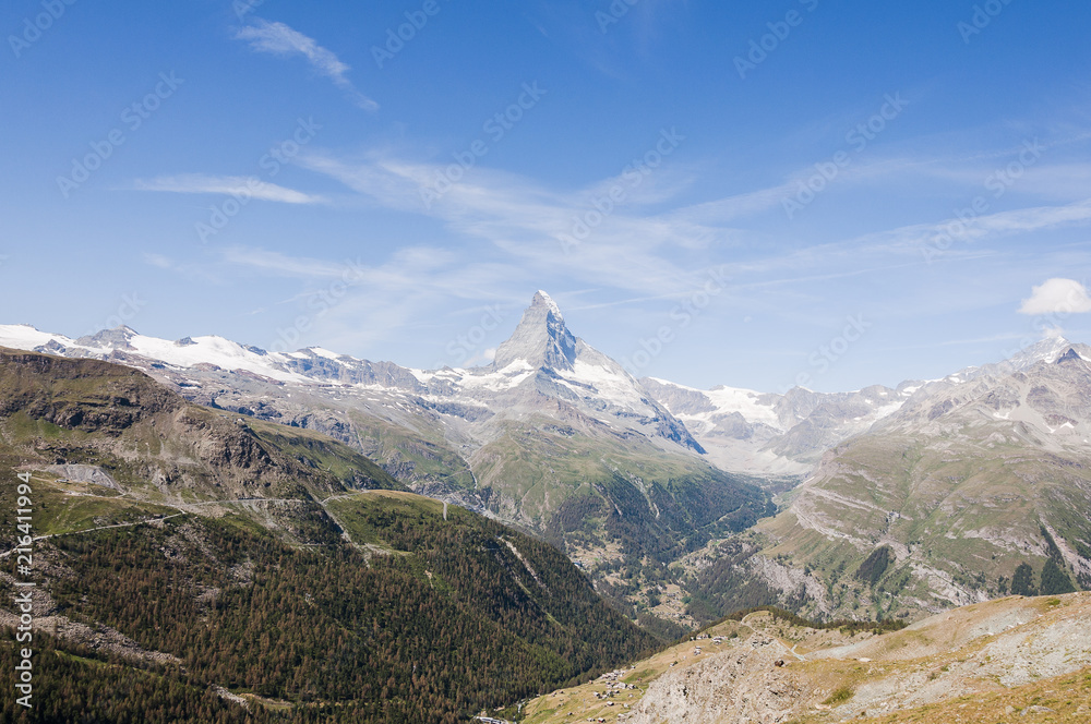 Fototapeta premium Zermatt, Wallis, Matterhorn, Alpen, Trockener Steg, Furi, Findeln, Zmutt, Zmuttgletscher, Furgggletscher, Wanderweg, Sommer, Schweiz