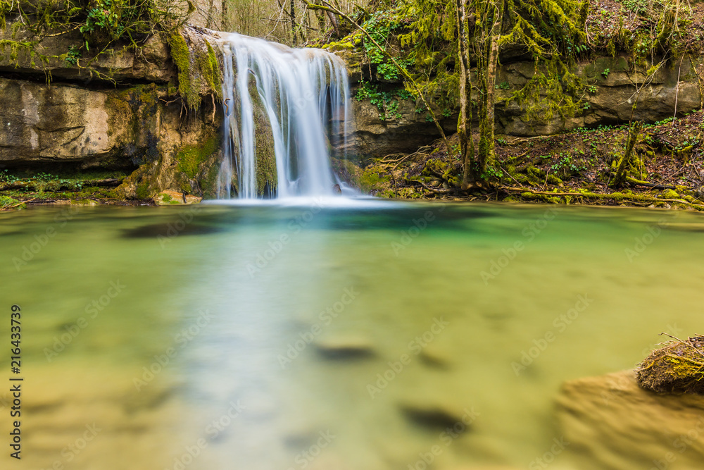 Fototapeta premium Amazing little waterfall (Torrent de la Masica, Catalonia, Spain)