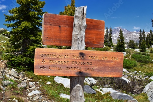 фотографія Continental Divide Trail sign in Wind Rivers Range Wyoming along Continental Divide Trail No