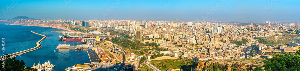 Obraz premium Skyline of Oran, a major Algerian city