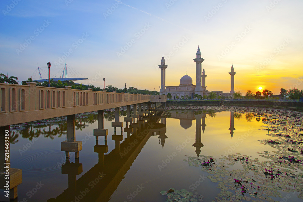 View of beautiful Ampuan Jemaah Mosque during sunrise.