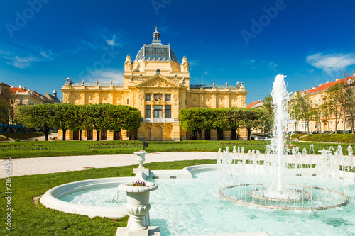 Canvas Print Zagreb, Croatia, art pavilion and fountain in beautiful spring day, colorful 19