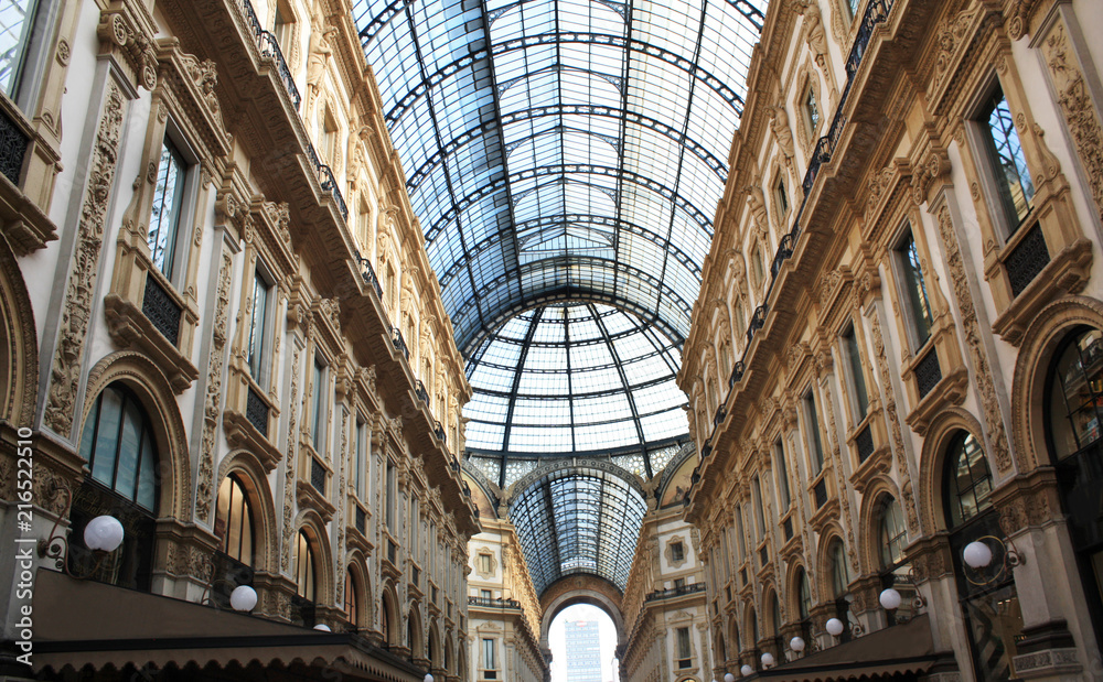 Milan boutique gallery. Cathedral Square. Italy	