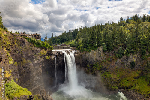 Snoqualmie Falls in Washington State on a cloudy day