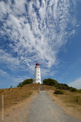 traumhafte Schäfchenwolken über dem Leuchtturm., Insel Hiddensee, Rügen