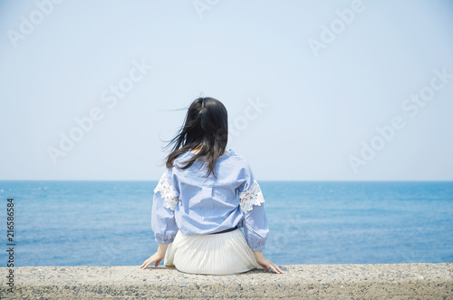 女性 夏 海