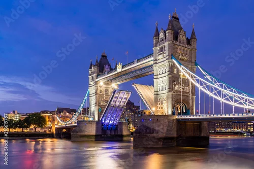 Obraz Podnoszenie London Tower Bridge