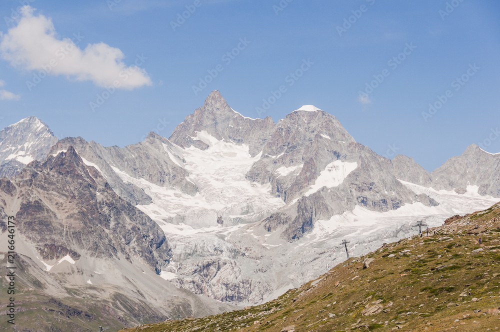 Obraz premium Zermatt, Alpy, góry Valais, Valais, Zinalrothorn, herb fali, lodowiec, koleje górskie, szlak turystyczny, Blauherd, lato, Szwajcaria