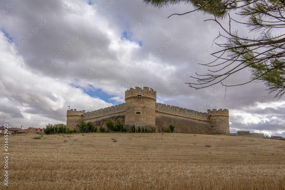 Castillo de Grajal de Campos en la provincia de Leon, España Castillo de Grajal de Campos en la provincia de Leon, España