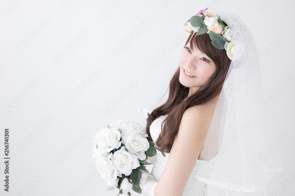 花束を持つ花嫁 花束を持つ花嫁