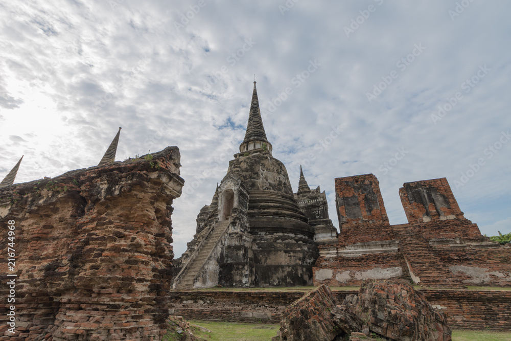 Fototapeta premium タイ・アユタヤ・遺跡・涅槃像・世界遺産・ワット・プラ・シーサンペット