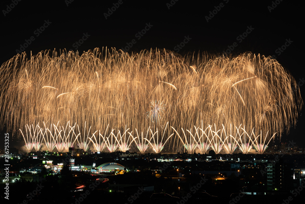 長岡花火フェニックス18 Stock 写真 Adobe Stock