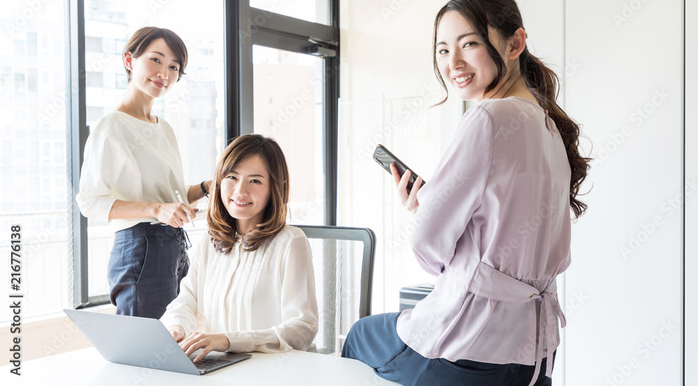 Fototapeta premium 女性チーム