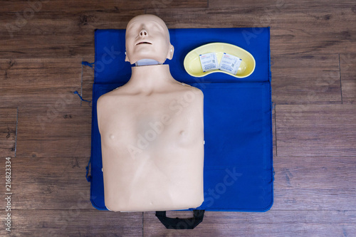 Canvas Print adult manikin CPR training in hospital