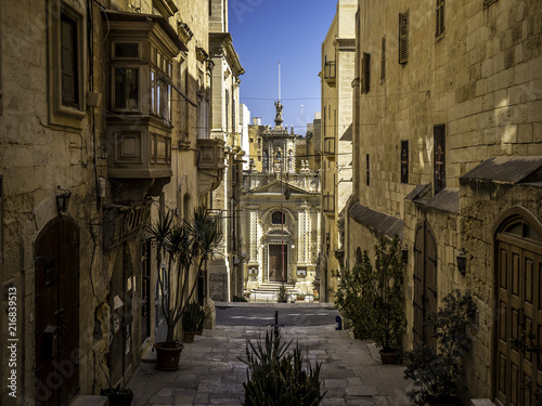 Obraz na płótnie A quiet corner of Valleta old town in Malta w salonie