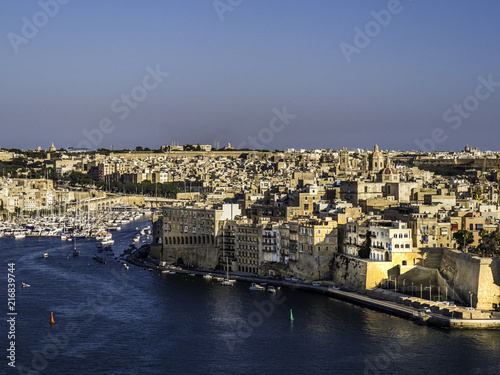 Fototapeta Naklejka Na Ścianę i Meble -  Skyline of Valleta Malta from a viewpoint
