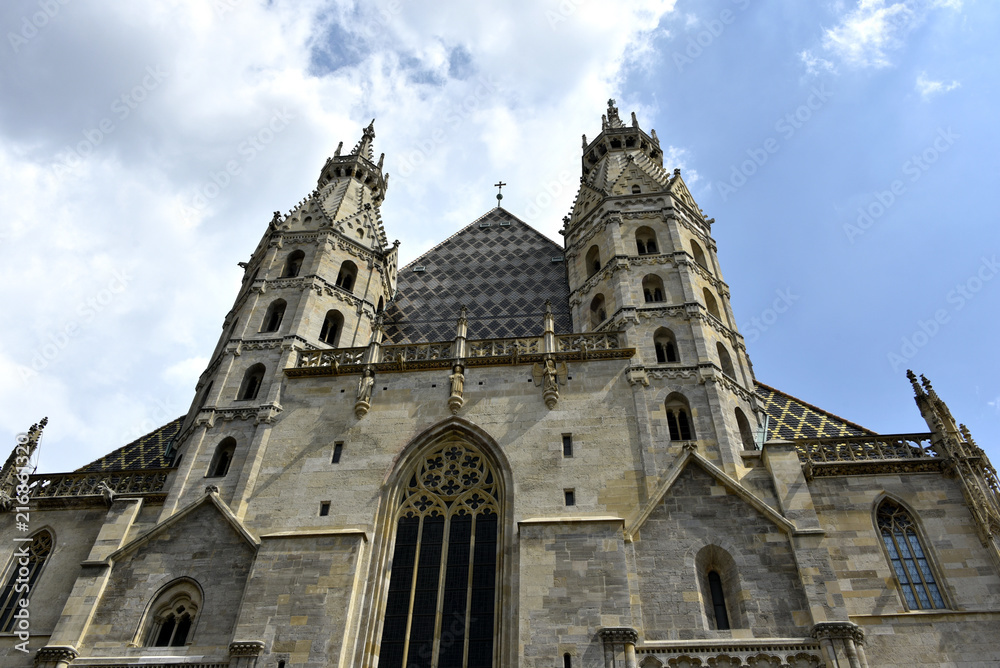 La cathédrale Saint-Etienne (Stephansdom) à Vienne La cathédrale Saint-Etienne (Stephansdom) à Vienne