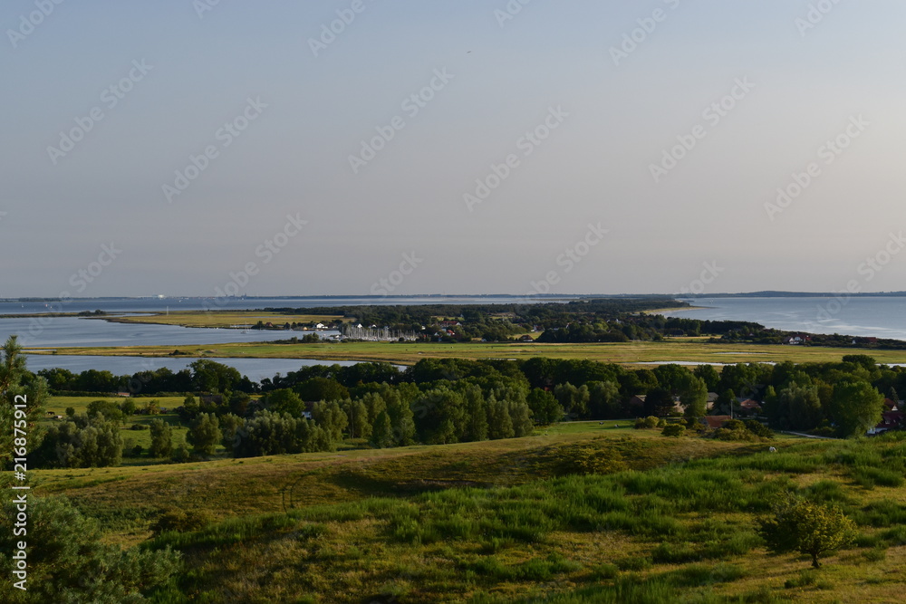 Panoramablick über Insel Hiddensee im Sommer