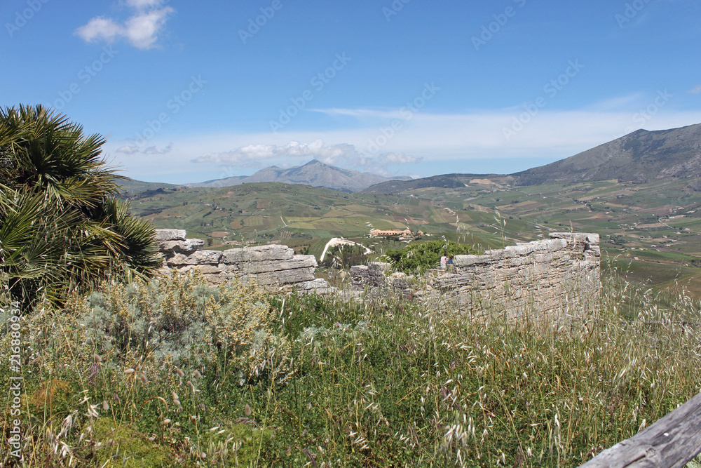 Paysage de Sicile, site du temple de Segeste