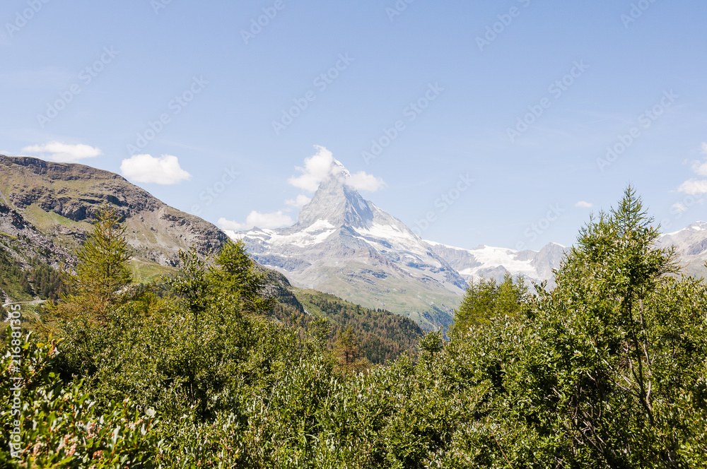 Fototapeta premium Zermatt, Blauherd, Szlak turystyczny, Matterhorn, Valais, Walliser Alpy, Alpy, Sunnegga, Findeln, Zmuttgletscher, Rekolekcje lodowcowe, Lato, Szwajcaria
