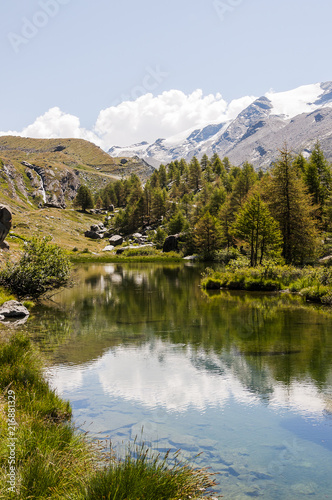 Zermatt, Grindjisee, Bergsee, Spiegelung, Wallis, Walliser Berge, Alpen, Wanderweg, Blauherd, Sunnegga, Findeln, Gletscher, Schlucht, Sommer, Schweiz photo