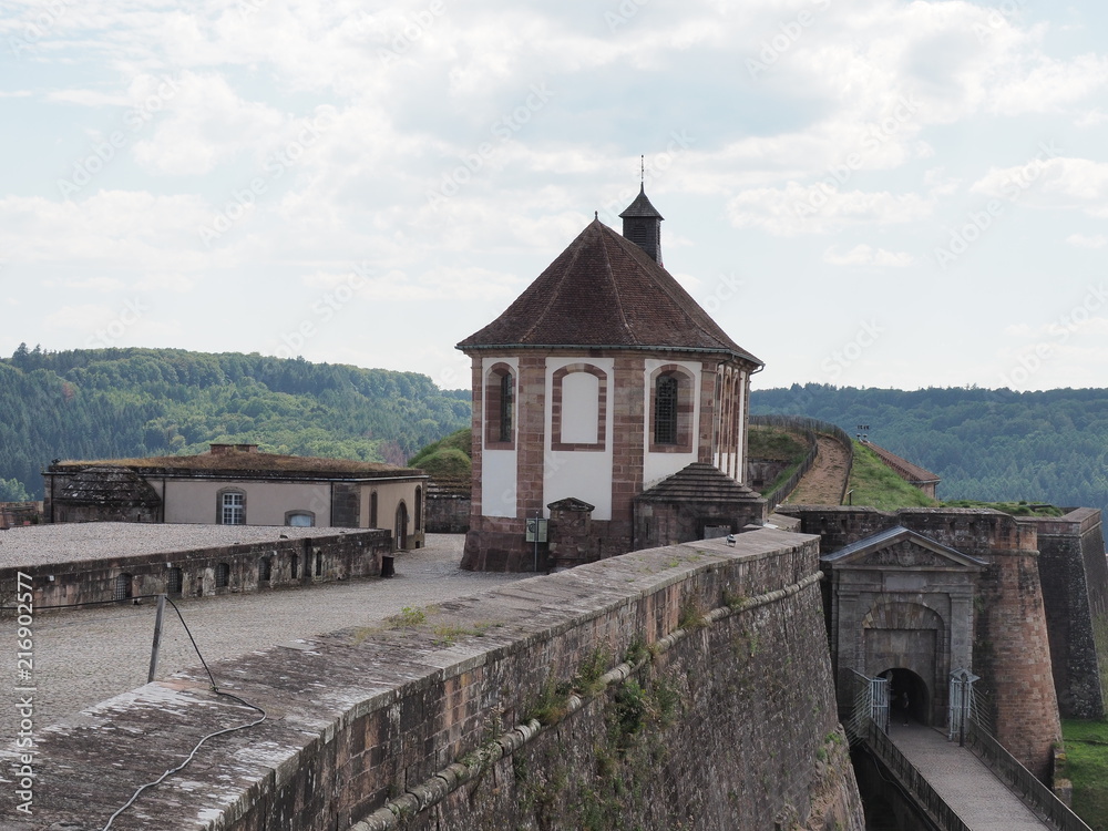 Zitadelle von Bitsch - Citadelle de Bitche – gelegen auf einem Hügel über der Stadt Bitsch
