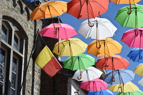Fototapeta Naklejka Na Ścianę i Meble -  parapluie soleil pluie ete ciel chaleur decoration ombrelle  meteo climat rechauffement environnement
