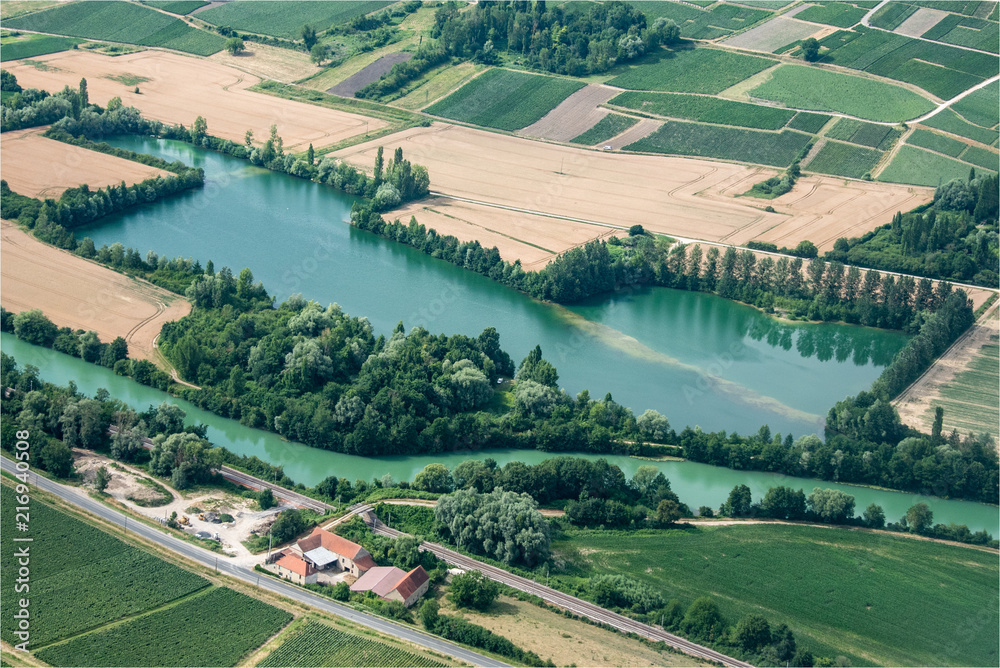 vue aérienne de la Marne à Boursault dans la Marne en France