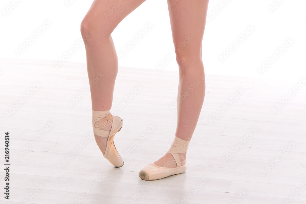 ballet dancer legs pointes