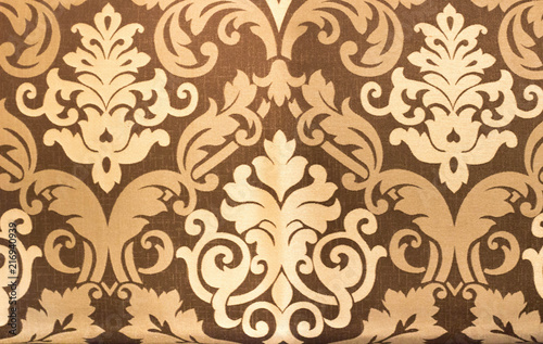 Oriental wallpaper pattern brown, golden background