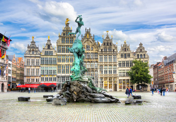 Tableau sur plexiglas Anvers Fontaine Brabo place du marché Anvers Belgique  © Mistervlad