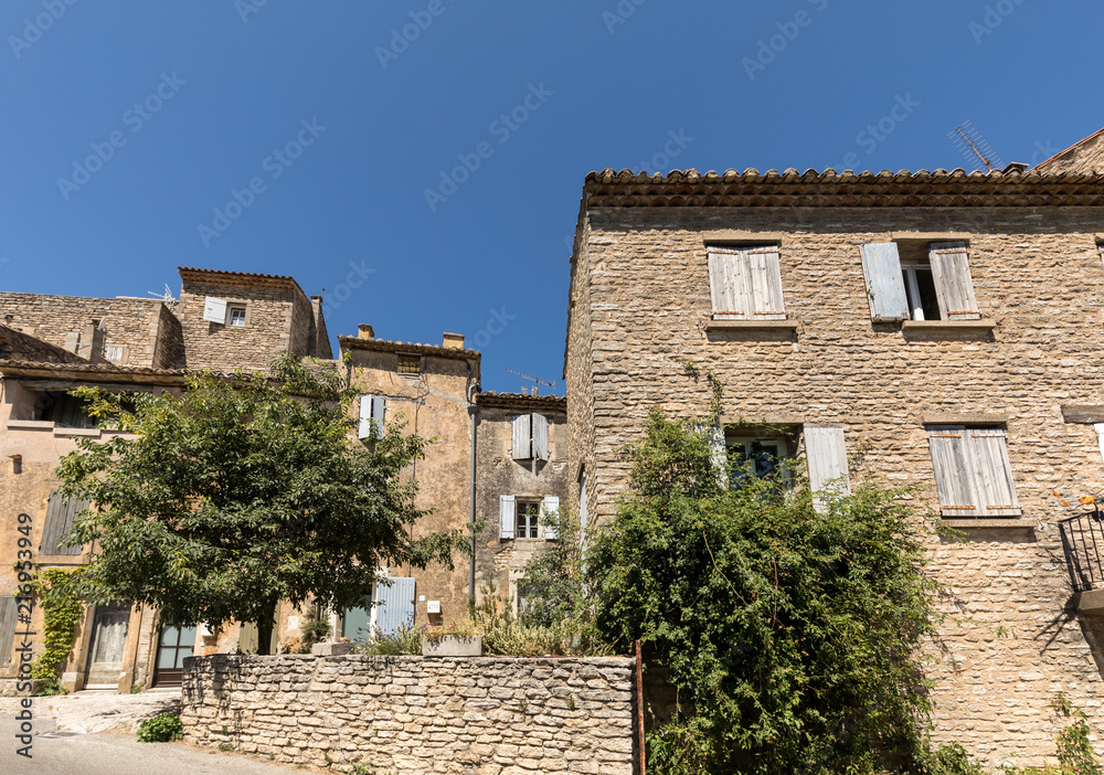  Typical old stone houses in Gordes village, Vaucluse, Provence, France