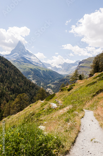 Zermatt, Findeln, Findelbach, Wanderweg, Findelschlucht, Matterhorn, Wallis, Alpen, Walliser Berge, Sunnegga, Trockenheit, Sommer, Schweiz
