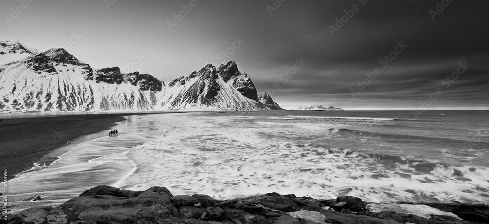 Iceland south - Photographers in water