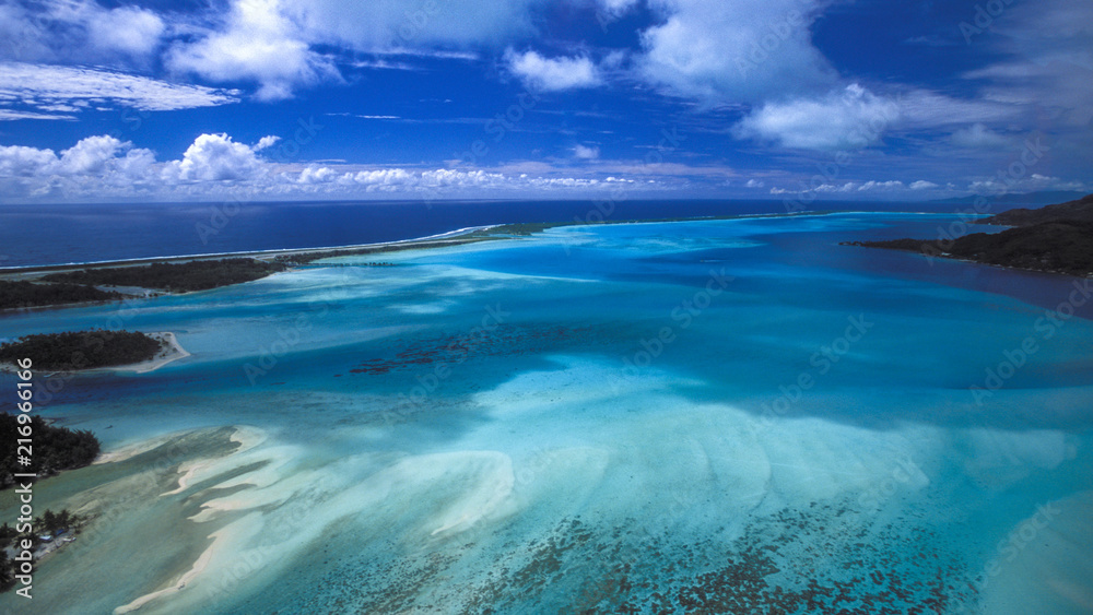 Naklejka premium Bore Bora Sand drawing