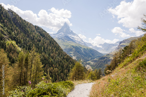 Zermatt, Findeln, Findelbach, Findelschlucht, Wanderweg, Sunnegg, Matterhorn, Alpen, Wallis, Walliser Berge, Sommer, Lärchenwald, Schweiz