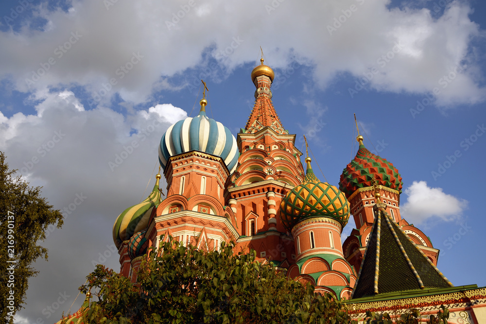 Fototapeta premium Saint Basils Cathedral on the Red Square in Moscow