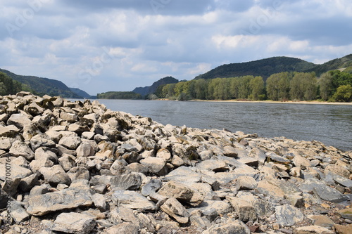 Niedrigwasser am Rhein 08/18 photo