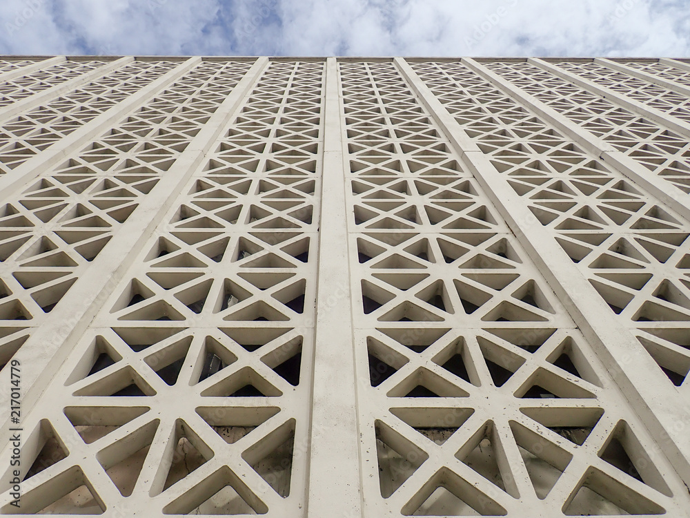 Obraz premium Concrete car park lattice wall