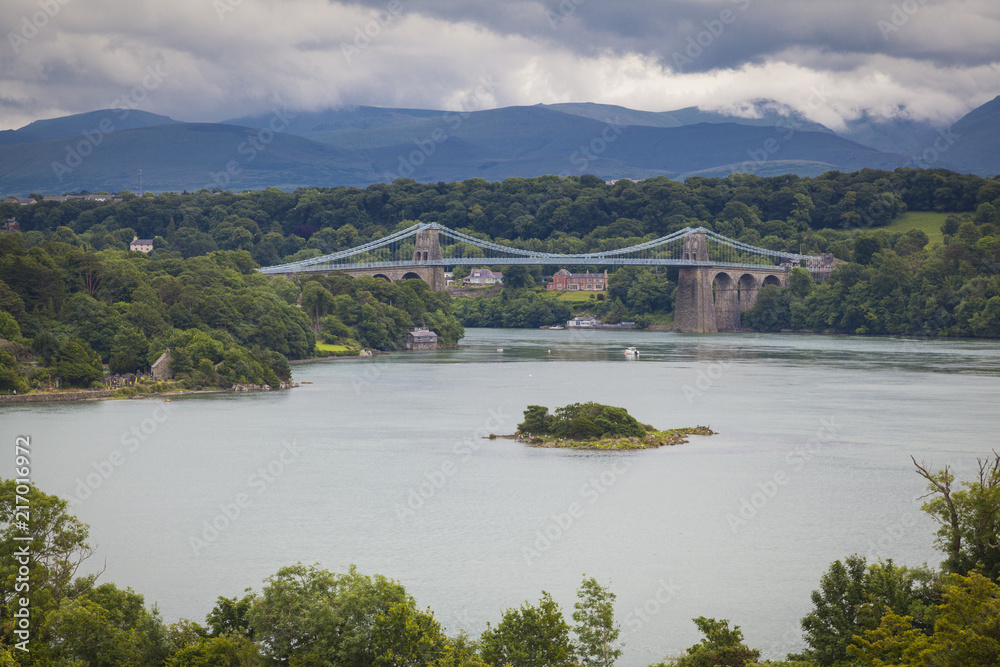Obraz premium Menai Suspension Bridge, Nordwest Wales