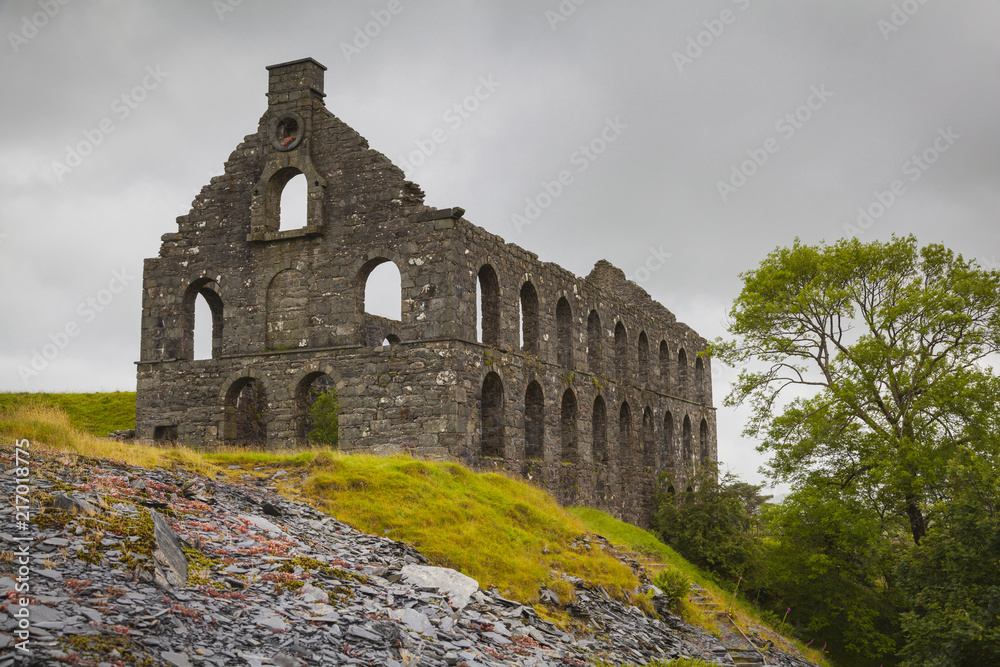 Ruine einer alten walisischen Schiefermühle