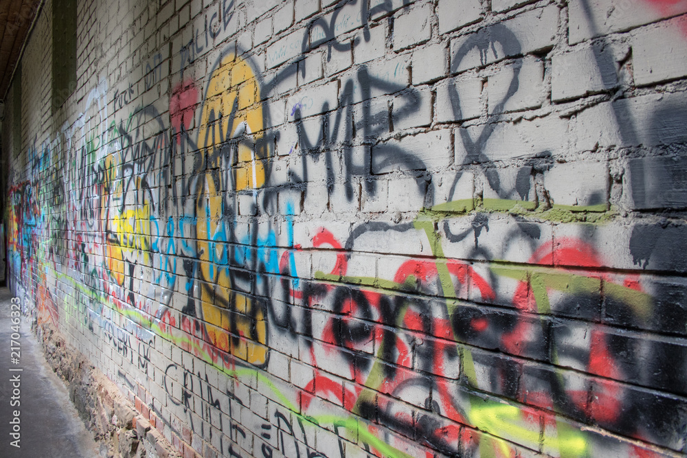 Graffiti in einer historischen Gasse in der Altstadt von Waiblingen Graffiti in einer historischen Gasse in der Altstadt von Waiblingen