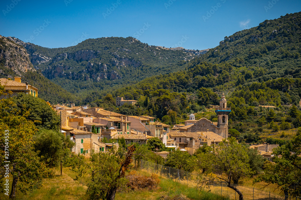 Fototapeta premium Valldemossa auf Mallorca in spanien