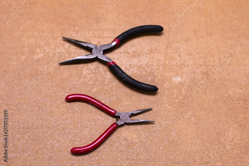 needle nose pliers dykes