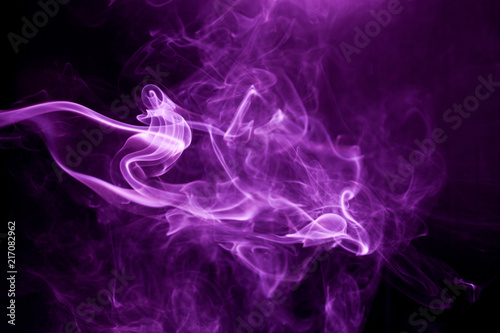 Toksyczny fioletowy dym.